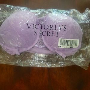 Brans new nwt vs bra size 38dd.